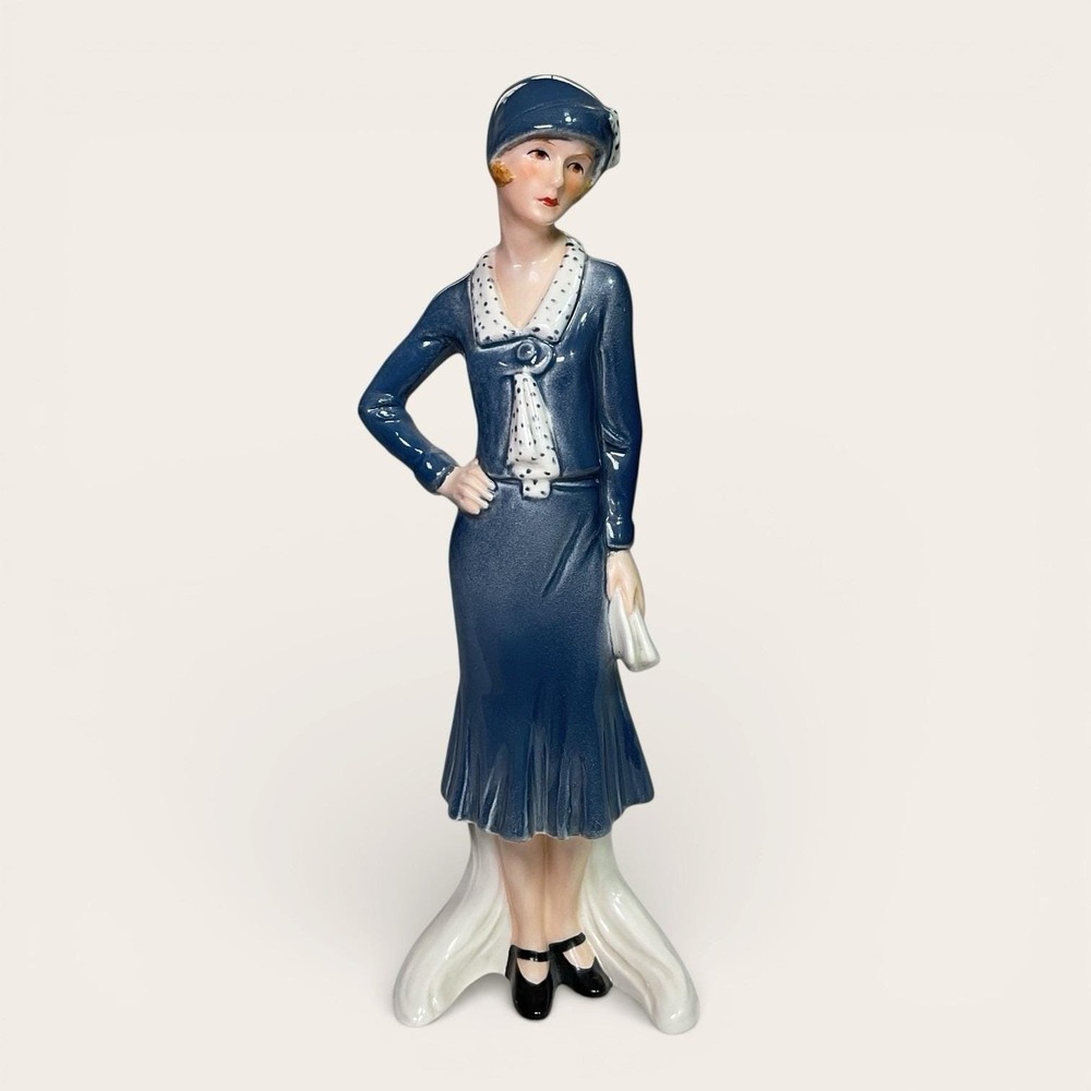 Vintage GOEBEL Flapper Woman 20's Lady WEST GERMANY 16 280 21 Signed 11